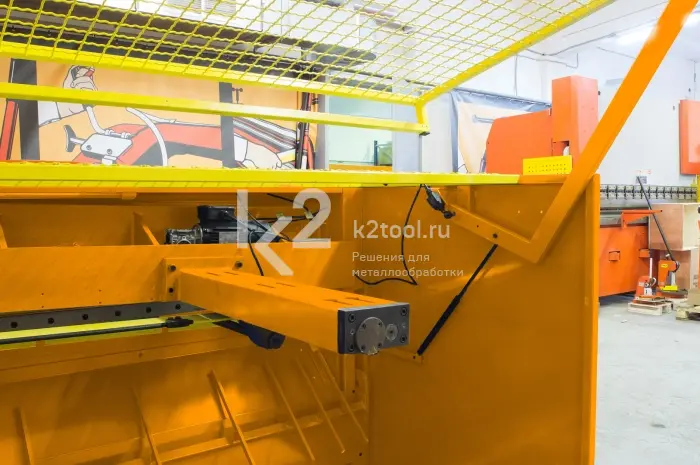 Электромеханическая гильотина Stalex Q11-2х2550NC
